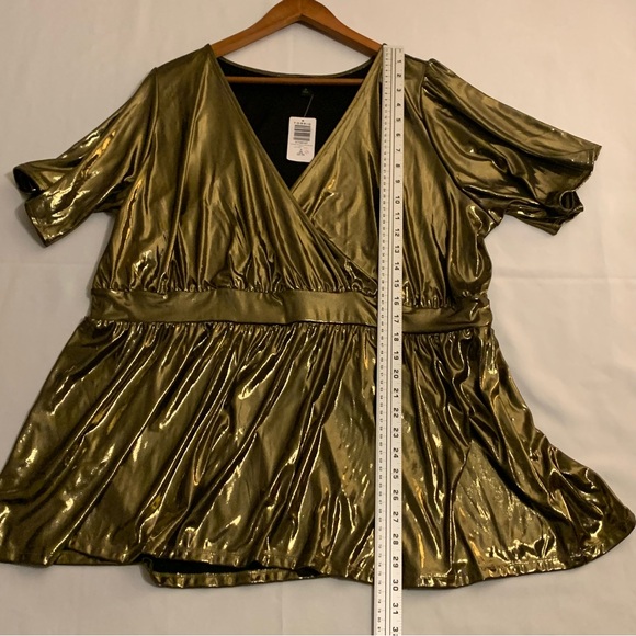 3X-TORRID Women’s Liquid Gold Shine Surplice Split Sleeve Peplum Top Sz 3X… - Picture 6 of 12